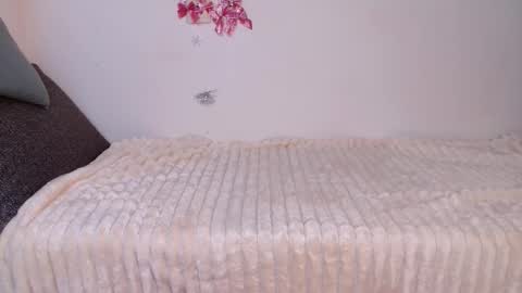 love bella  online show from 02.20.26