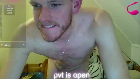 Snapshot of love_bert chatting on 10.31.25 Love bert online show from 10.31.25