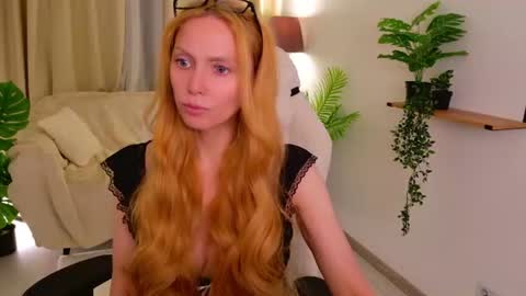 Snapshot of love_call chatting on 07.17.26 love_call online show from 07.17.26