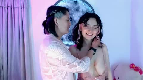 Snapshot of love_oftwo chatting on 11.17.25 Melisa Emily online show from 11.17.25