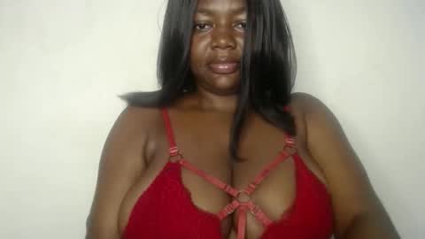 Snapshot of lovecumsluttie chatting on 10.04.25 mila online show from 10.04.25