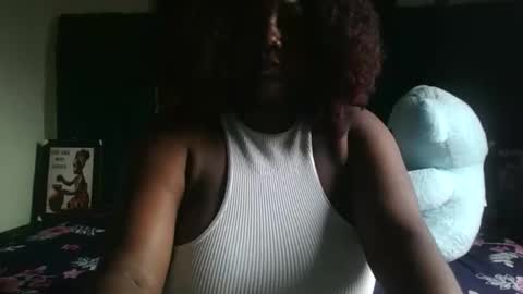 Snapshot of lovecumsluttie chatting on 11.09.25 mila online show from 11.09.25