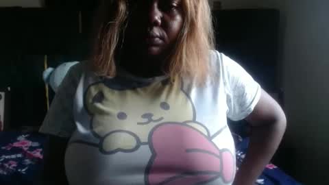 Snapshot of lovecumsluttie chatting on 11.11.25 mila online show from 11.11.25