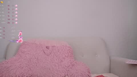 Snapshot of loveegirll chatting on 01.20.25 katalina online show from 01.20.25