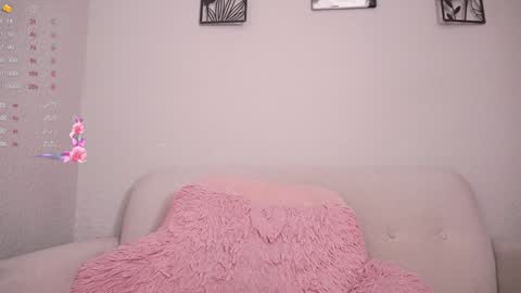 Snapshot of loveegirll chatting on 01.21.25 katalina online show from 01.21.25