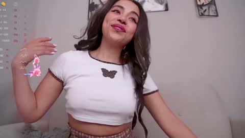 Snapshot of loveegirll chatting on 01.22.25 katalina online show from 01.22.25