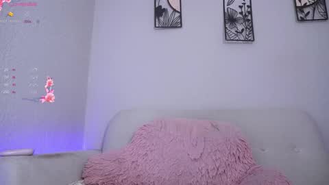 Snapshot of loveegirll chatting on 12.04.25 katalina online show from 12.04.25