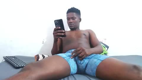 Snapshot of loveforever_69 chatting on 12.15.25 -kiliiamp online show from 12.15.25