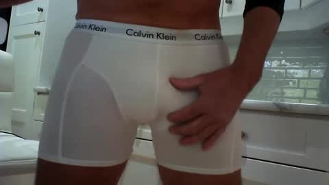 Snapshot of lovehairyone chatting on 01.06.25 lovehairyone online show from 01.06.25