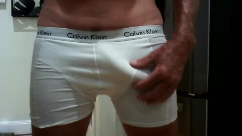 Snapshot of lovehairyone chatting on 09.08.25 lovehairyone online show from 09.08.25