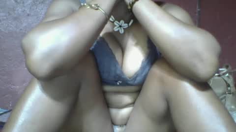 Snapshot of loveinlife750427 chatting on 02.27.25 loveinlife750427 online show from 02.27.25