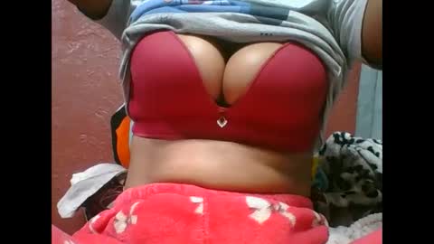 Snapshot of loveinlife750427 chatting on 09.13.25 loveinlife750427 online show from 09.13.25