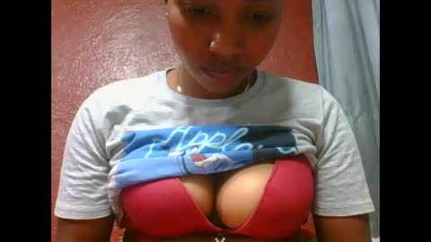 Snapshot of loveinlife750427 chatting on 09.16.25 loveinlife750427 online show from 09.16.25