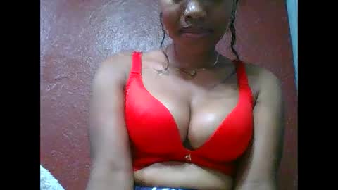 Snapshot of loveinlife750427 chatting on 09.21.25 loveinlife750427 online show from 09.21.25