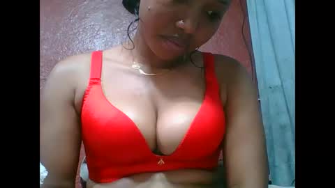 Snapshot of loveinlife750427 chatting on 09.22.25 loveinlife750427 online show from 09.22.25