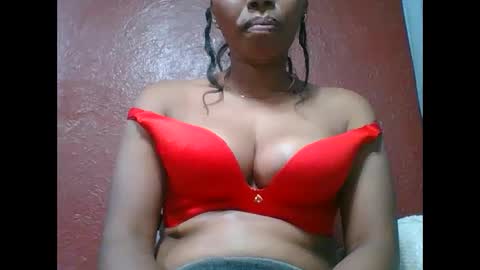 Snapshot of loveinlife750427 chatting on 09.23.25 loveinlife750427 online show from 09.23.25