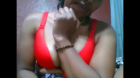 Snapshot of loveinlife750427 chatting on 09.26.25 loveinlife750427 online show from 09.26.25