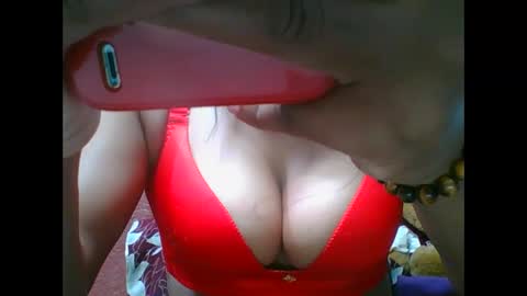 Snapshot of loveinlife750427 chatting on 09.27.25 loveinlife750427 online show from 09.27.25