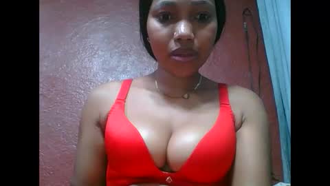 Snapshot of loveinlife750427 chatting on 09.29.25 loveinlife750427 online show from 09.29.25