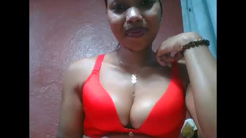 Snapshot of loveinlife750427 chatting on 10.04.25 loveinlife750427 online show from 10.04.25