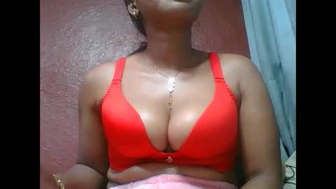 Snapshot of loveinlife750427 chatting on 10.04.25 loveinlife750427 online show from 10.04.25