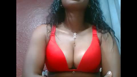 Snapshot of loveinlife750427 chatting on 10.07.25 loveinlife750427 online show from 10.07.25