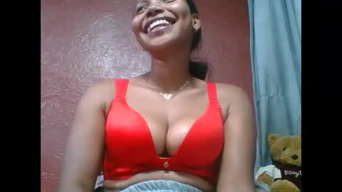 Snapshot of loveinlife750427 chatting on 10.13.25 loveinlife750427 online show from 10.13.25