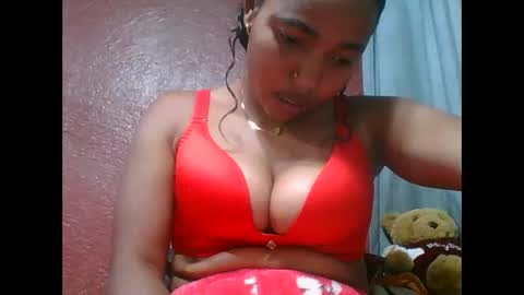 Snapshot of loveinlife750427 chatting on 10.15.25 loveinlife750427 online show from 10.15.25