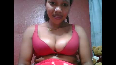 Snapshot of loveinlife750427 chatting on 10.17.25 loveinlife750427 online show from 10.17.25