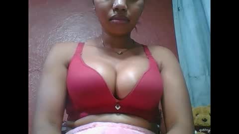 Snapshot of loveinlife750427 chatting on 10.20.25 loveinlife750427 online show from 10.20.25