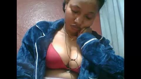 Snapshot of loveinlife750427 chatting on 10.23.25 loveinlife750427 online show from 10.23.25