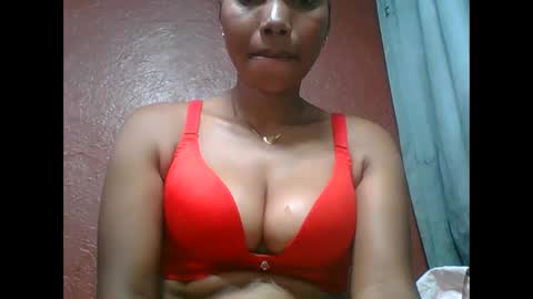 Snapshot of loveinlife750427 chatting on 11.10.25 loveinlife750427 online show from 11.10.25