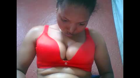 Snapshot of loveinlife750427 chatting on 11.10.25 loveinlife750427 online show from 11.10.25