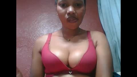 Snapshot of loveinlife750427 chatting on 11.15.25 loveinlife750427 online show from 11.15.25