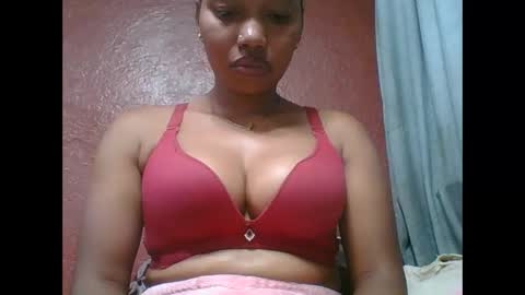 Snapshot of loveinlife750427 chatting on 11.16.25 loveinlife750427 online show from 11.16.25