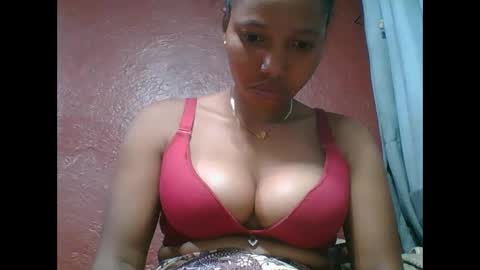 Snapshot of loveinlife750427 chatting on 11.23.25 loveinlife750427 online show from 11.23.25