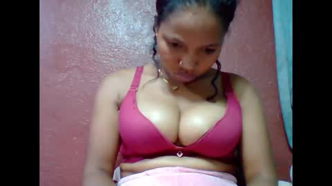 Snapshot of loveinlife750427 chatting on 11.28.25 loveinlife750427 online show from 11.28.25