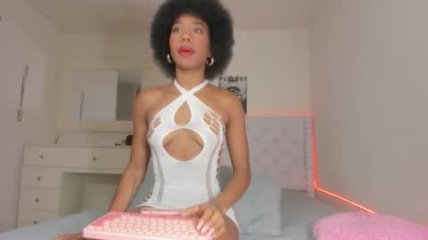 Snapshot of loveit_hermione chatting on 03.07.26 Val online show from 03.07.26