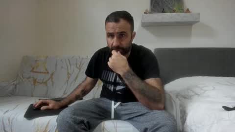 Snapshot of loveivat80 chatting on 11.23.25 loveivat80 online show from 11.23.25