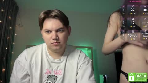 Snapshot of lovelly_mooncouple chatting on 01.26.25 Mileena and Oliver online show from 01.26.25