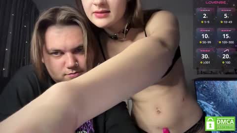 Snapshot of lovelly_mooncouple chatting on 10.04.25 Mileena and Oliver online show from 10.04.25