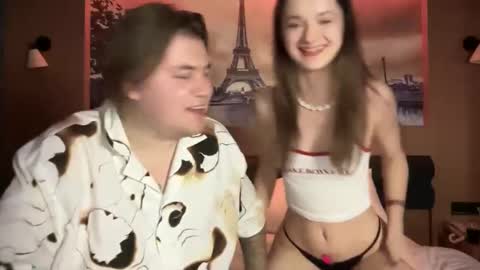 Snapshot of lovelly_mooncouple chatting on 11.13.25 Mileena and Oliver online show from 11.13.25