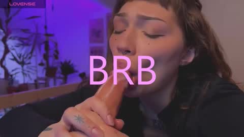 Snapshot of lovelorn_ chatting on 12.18.25 Elsa online show from 12.18.25