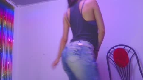 Snapshot of lovely_akira_xwx chatting on 12.03.24 Tami online show from 12.03.24