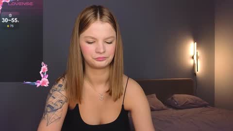 Snapshot of lovely_babyy chatting on 12.11.24 Jenny online show from 12.11.24