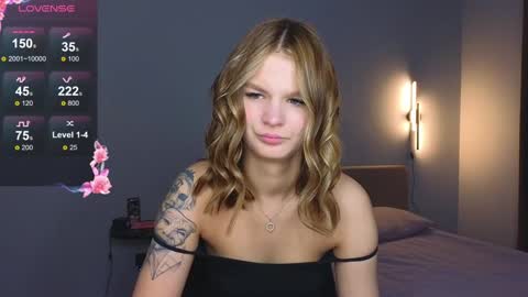 Snapshot of lovely_babyy chatting on 12.14.24 Jenny online show from 12.14.24