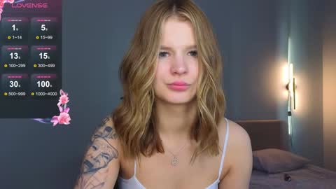 Snapshot of lovely_babyy chatting on 12.14.24 Jenny online show from 12.14.24