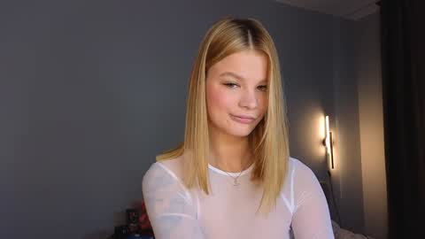 Snapshot of lovely_babyy chatting on 02.02.25 Jenny online show from 02.02.25