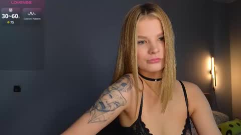 Snapshot of lovely_babyy chatting on 02.21.25 Jenny online show from 02.21.25