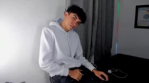 Snapshot of lovely_horny713 chatting on 04.17.26 Salo online show from 04.17.26